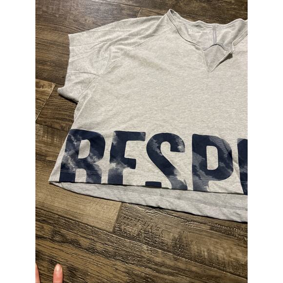 Under Armour XL Project Rock Dwayne Johson Respect Steel Cropped Academy Shirt - Picture 2 of 8